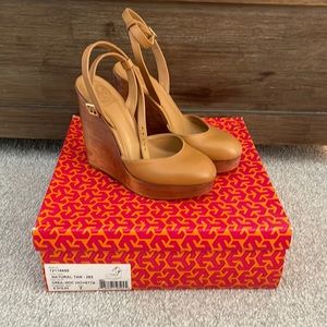 Tory Burch Drea Moc Vachetta
Wood Wedges - 5 inches heel size 7